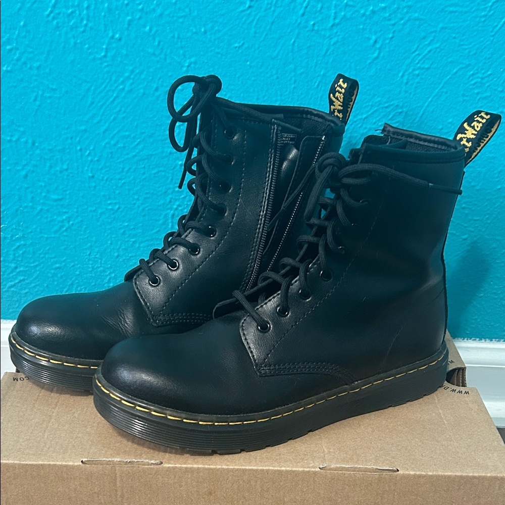🌸Dr. Martens Black Lace-Up Boots with Yellow Stitching - Picture 1 of 4